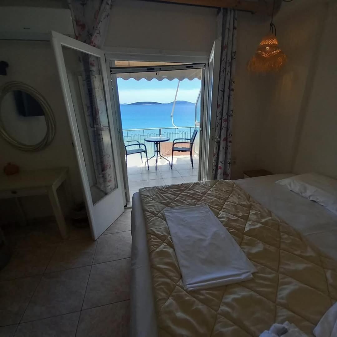 Hotel Assini Beach Толон Екстериор снимка